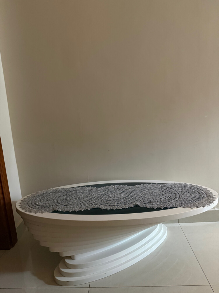 طاولة مستعملة استعمال نظيف  - 3