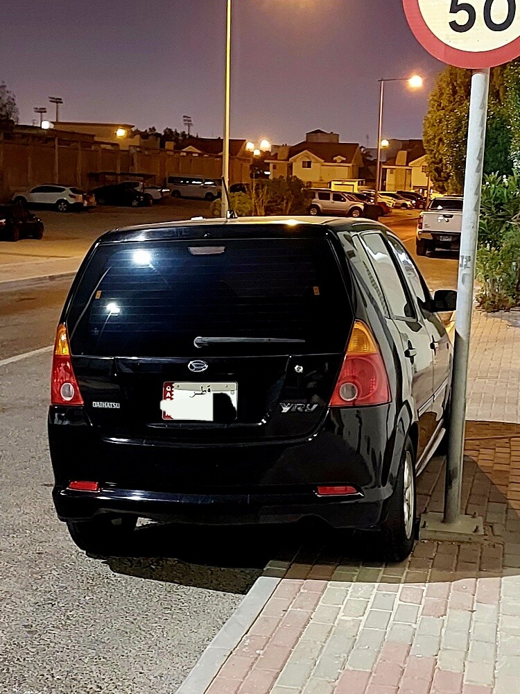 daihatsu YRV - 2