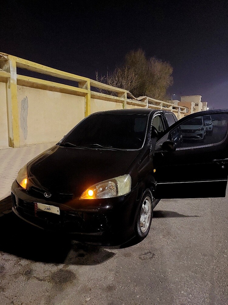 daihatsu YRV - 1