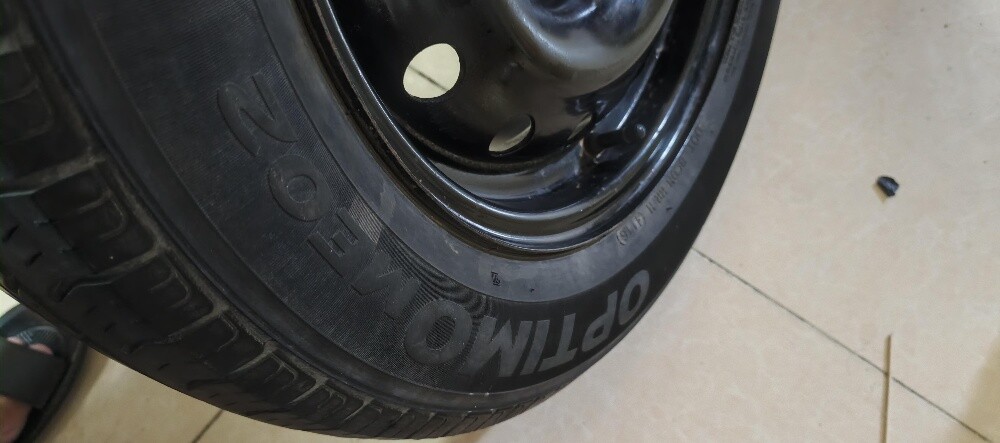 Hankook Tire 195/65 R15 with 15" - 6
