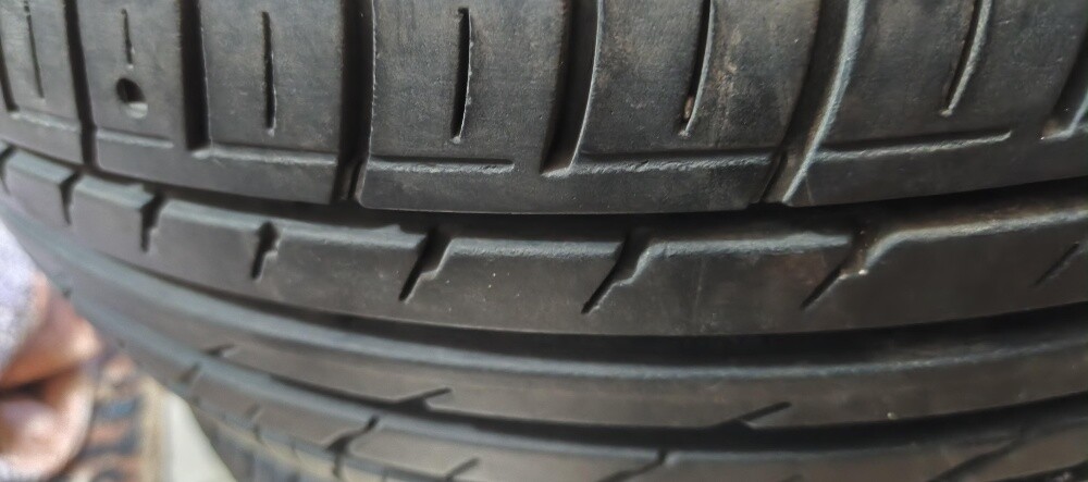 Hankook Tire 195/65 R15 with 15" - 9