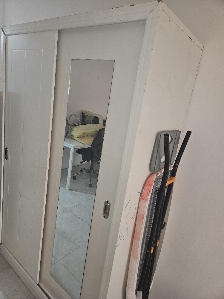 Clean wardrobe - 1