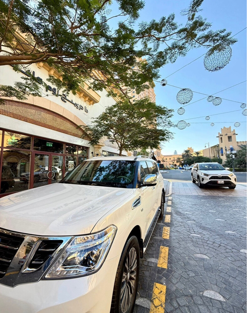 Nissan patrol platinum Very LOW mil - 8