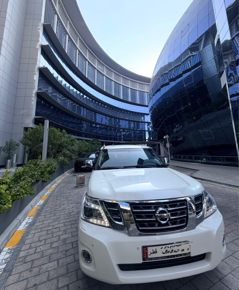 Nissan patrol platinum Very LOW mil - 12