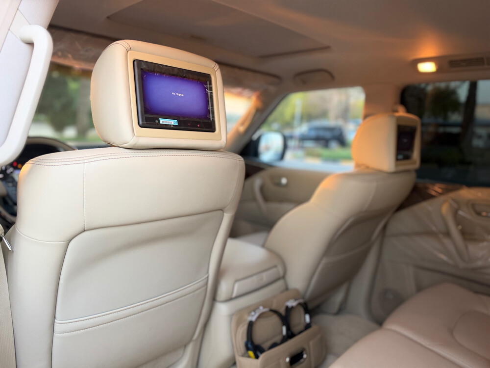 Nissan patrol platinum Very LOW mil - 25