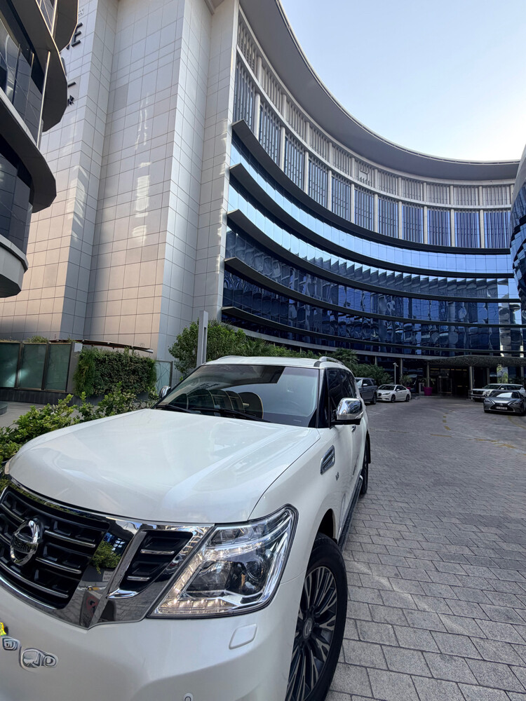 Nissan patrol platinum Very LOW mil - 11