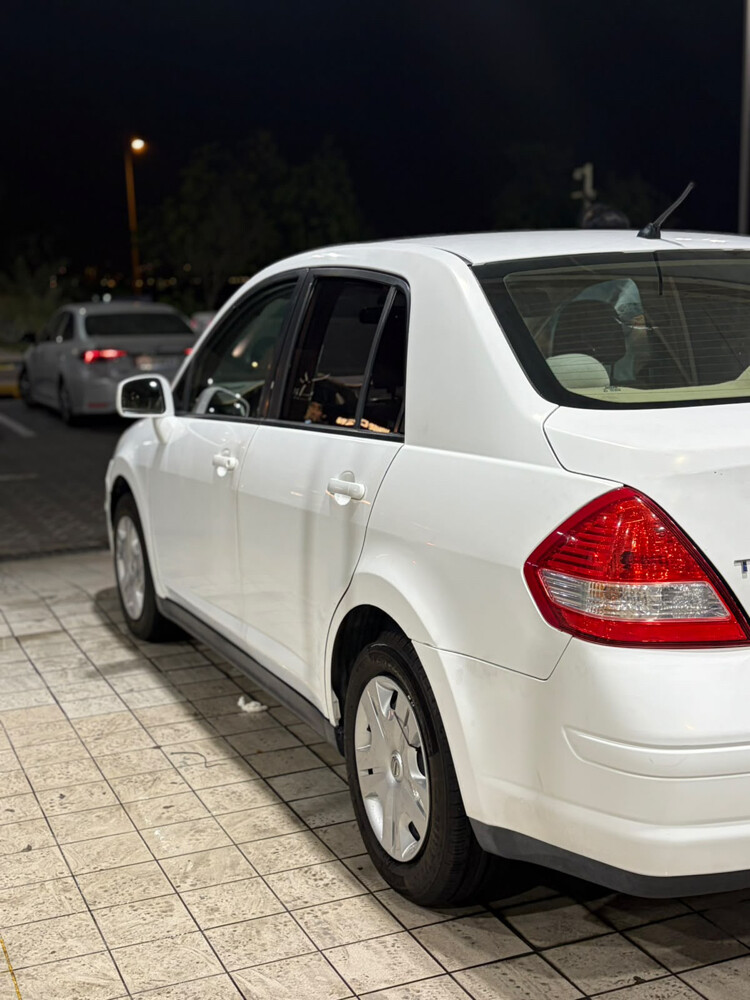 Nissan TIIDA 2011 for sale - 2