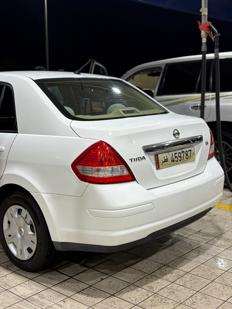 Nissan TIIDA 2011 for sale - 4
