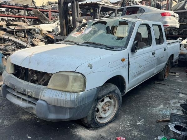 NISSAN PICKUP 2006 - 3