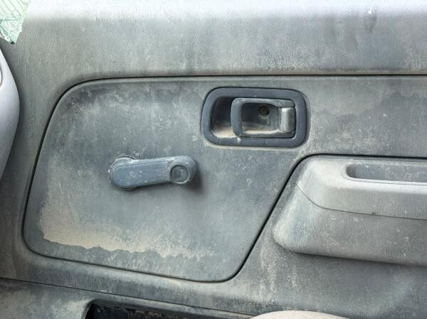 NISSAN PICKUP 2006 - 11