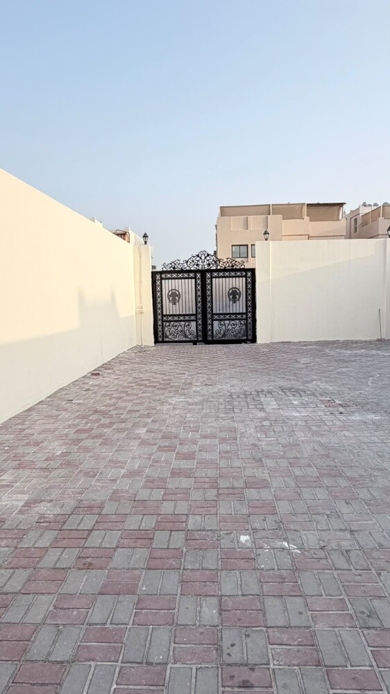 للإيجار فيلا في معيذر الشمالي - 2
