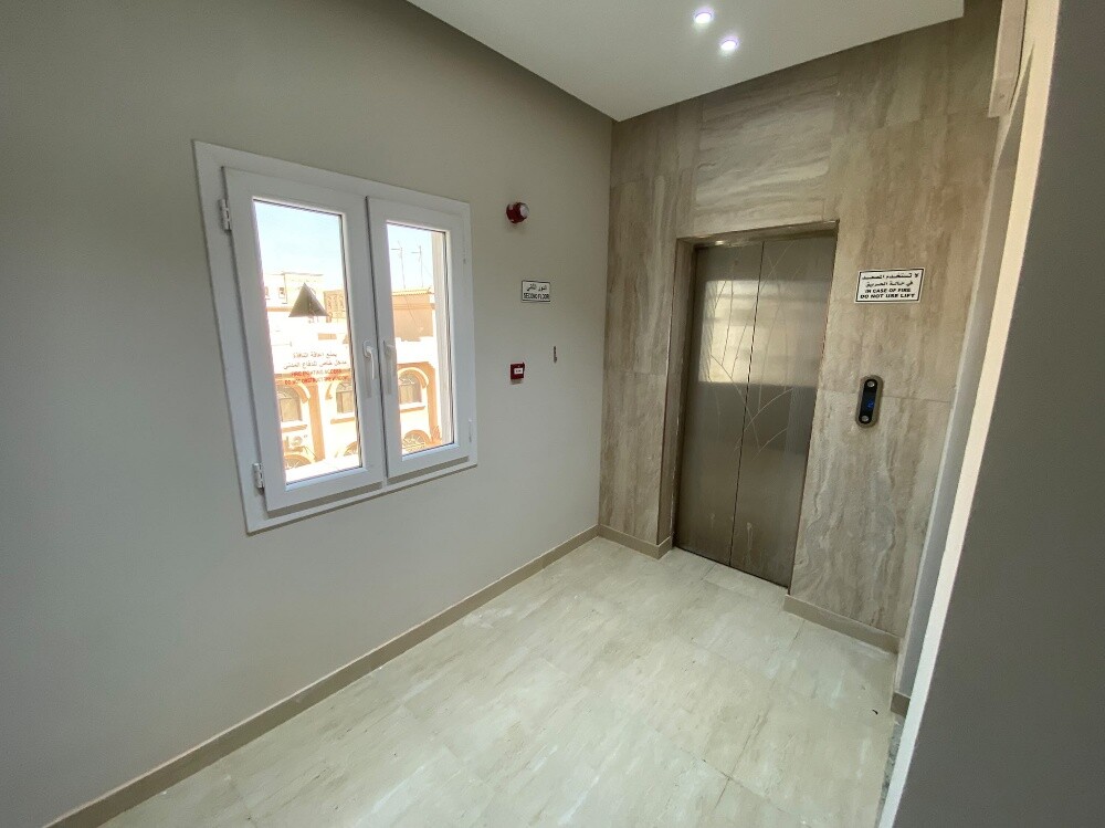 للبيع عماره سكنيه المطار - 4