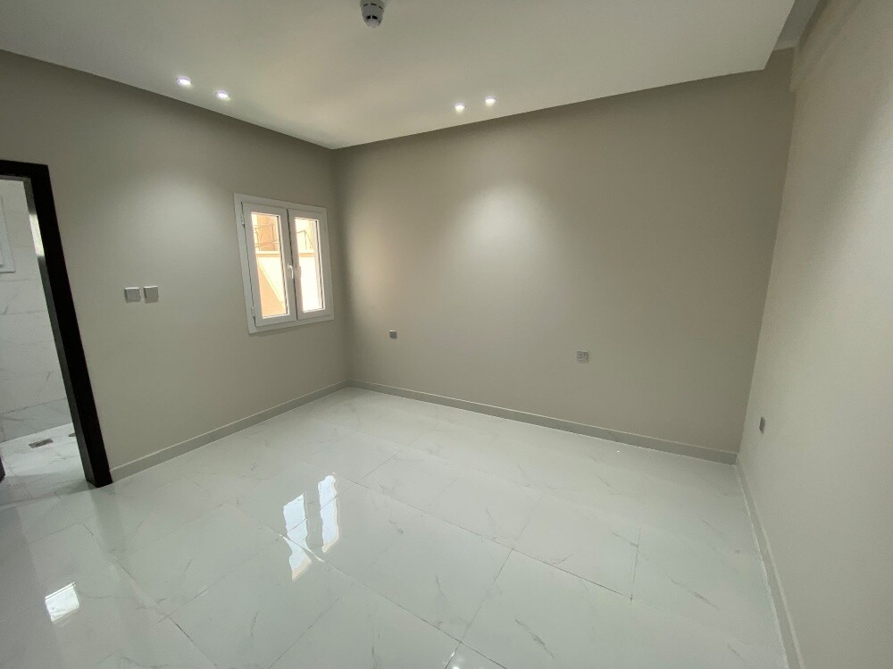 للبيع عماره سكنيه المطار - 8