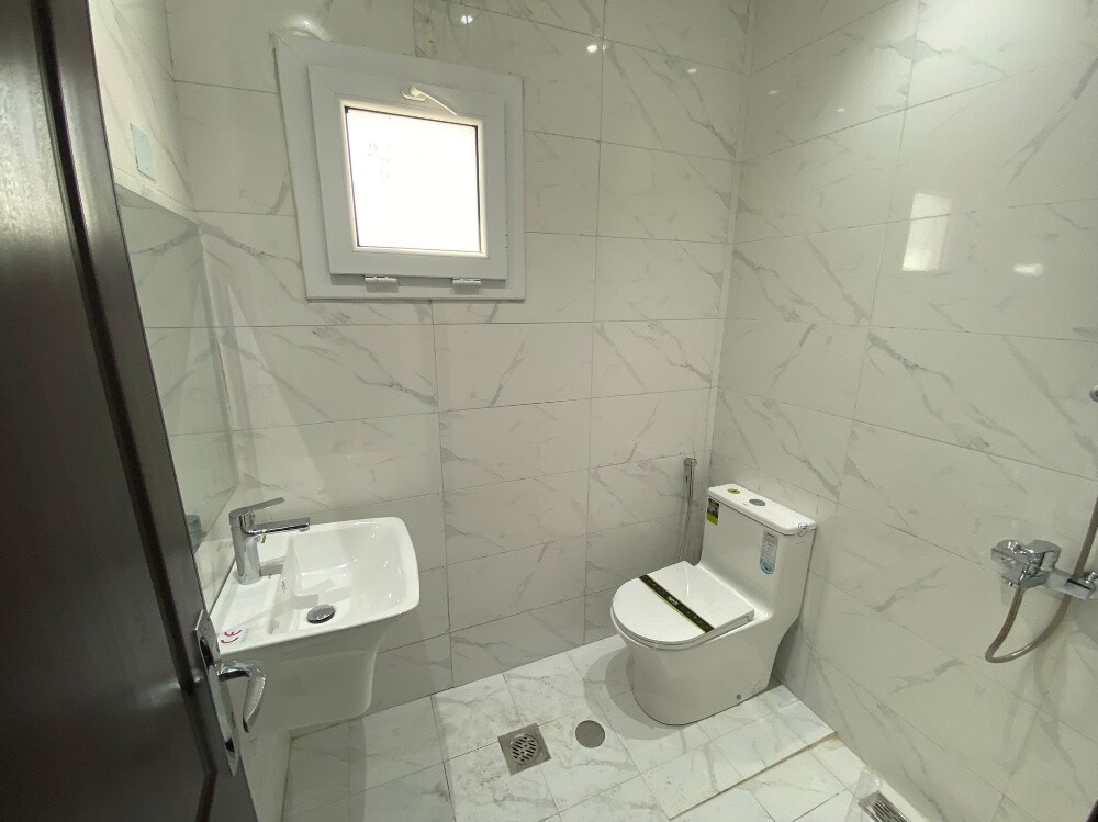 للبيع عماره سكنيه المطار - 5