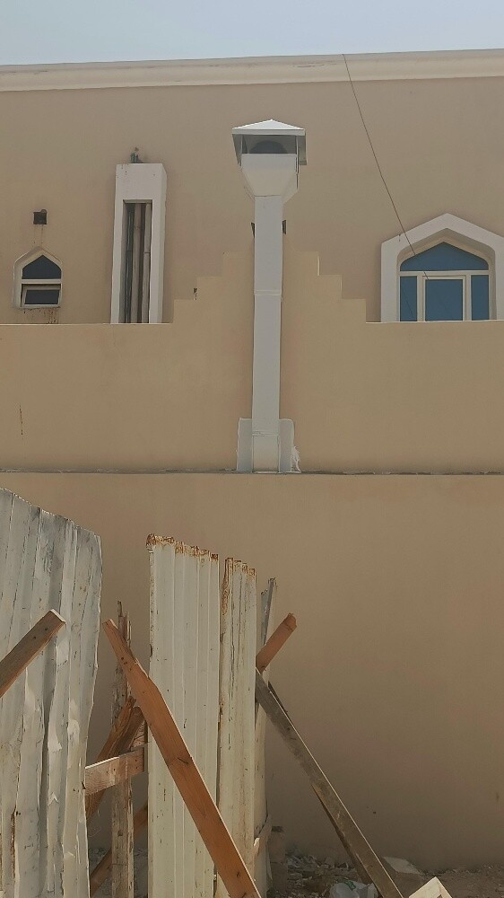 يتم تركيب مروحة لطرد الدخان من ال - 12