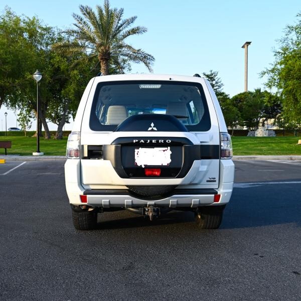 Mitsubishi Pajero GLS - 1
