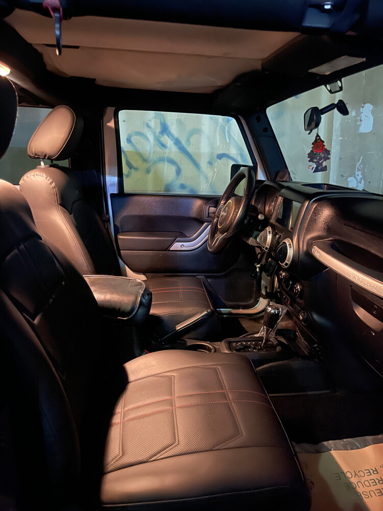 Jeep Wrangler - 10