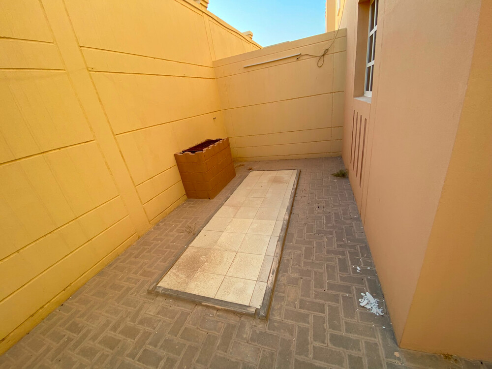فيلا ممتازه بالمشاف 6 غرف - 10