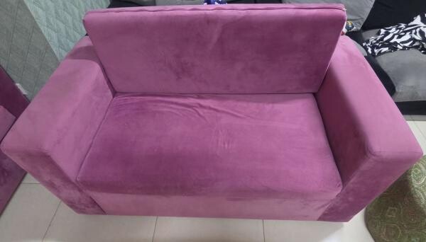 Good condition pink sofa - 3