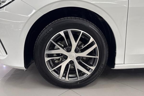 GEELY EMGRAND 1.5L 2025 30,730 KM - 10