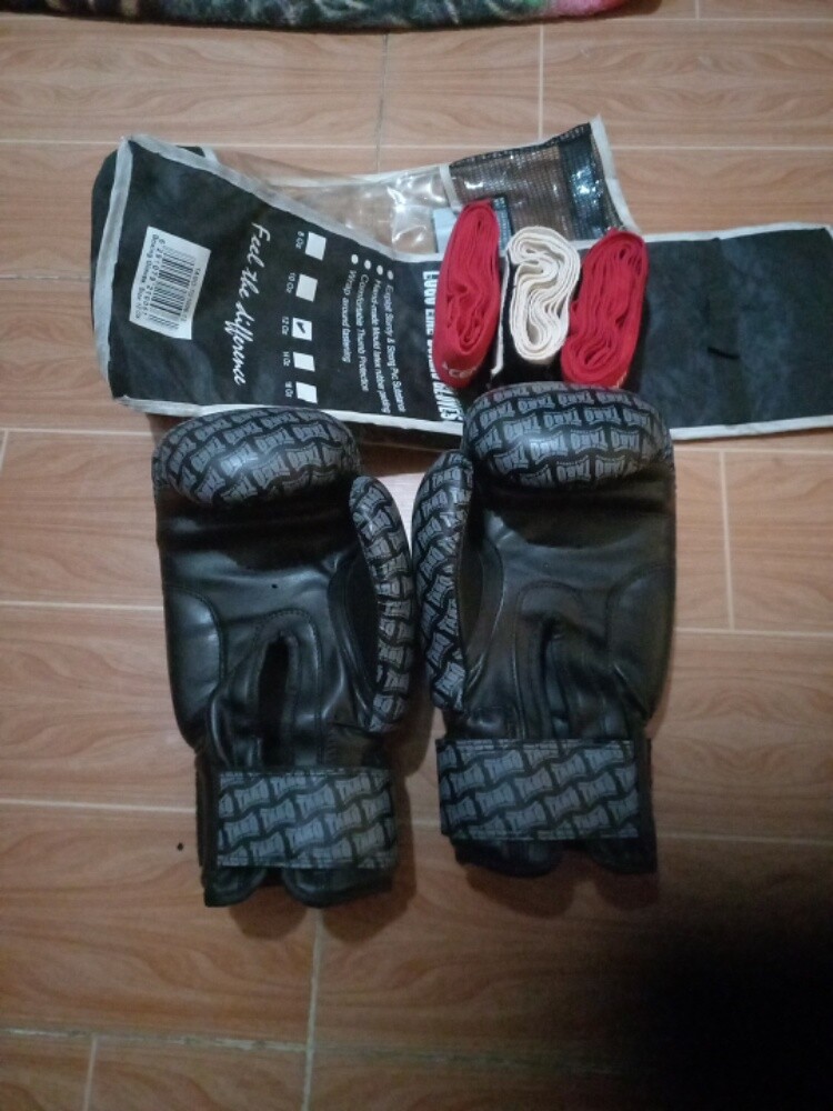 used but good boxing gloves - 4
