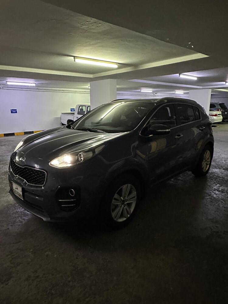 KIA Sportage Full Options Low KM - 7