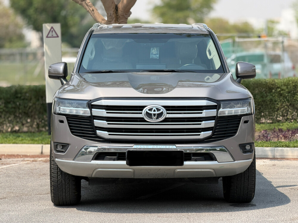 Toyota Land Cruiser GXR - 2