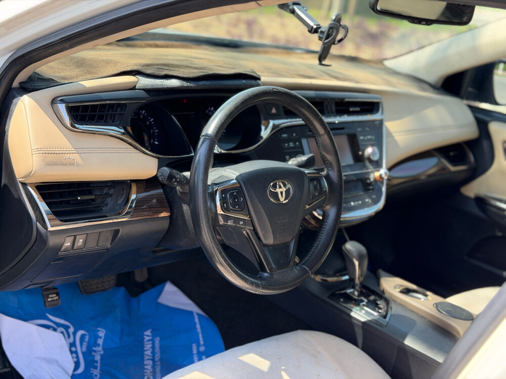 Toyota Avalon XLE - 8