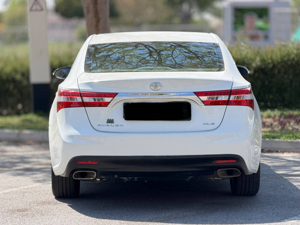 Toyota Avalon XLE - 4