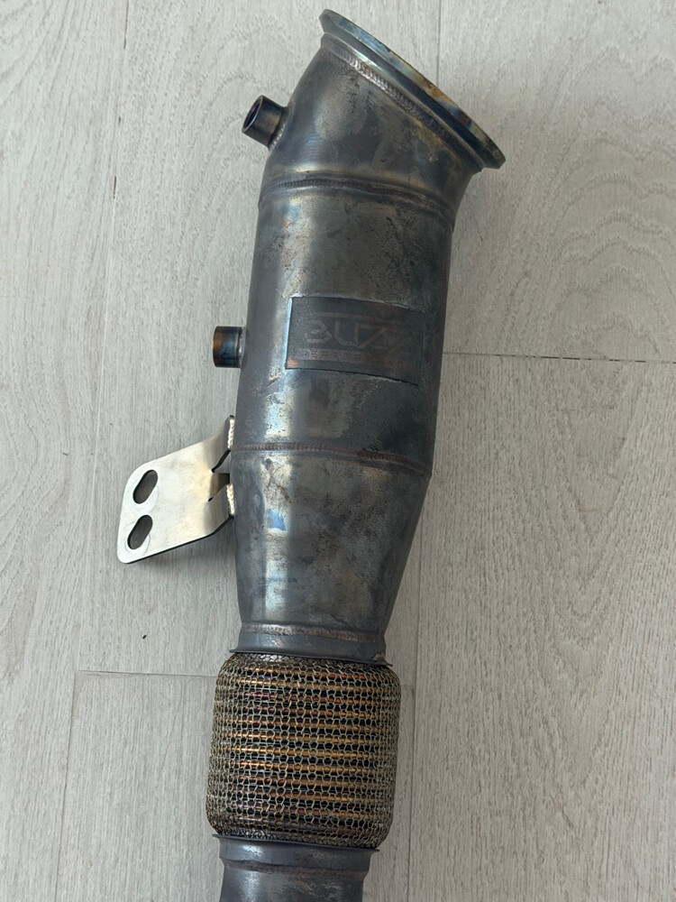 buzz Preformance downpipe b58 - 2