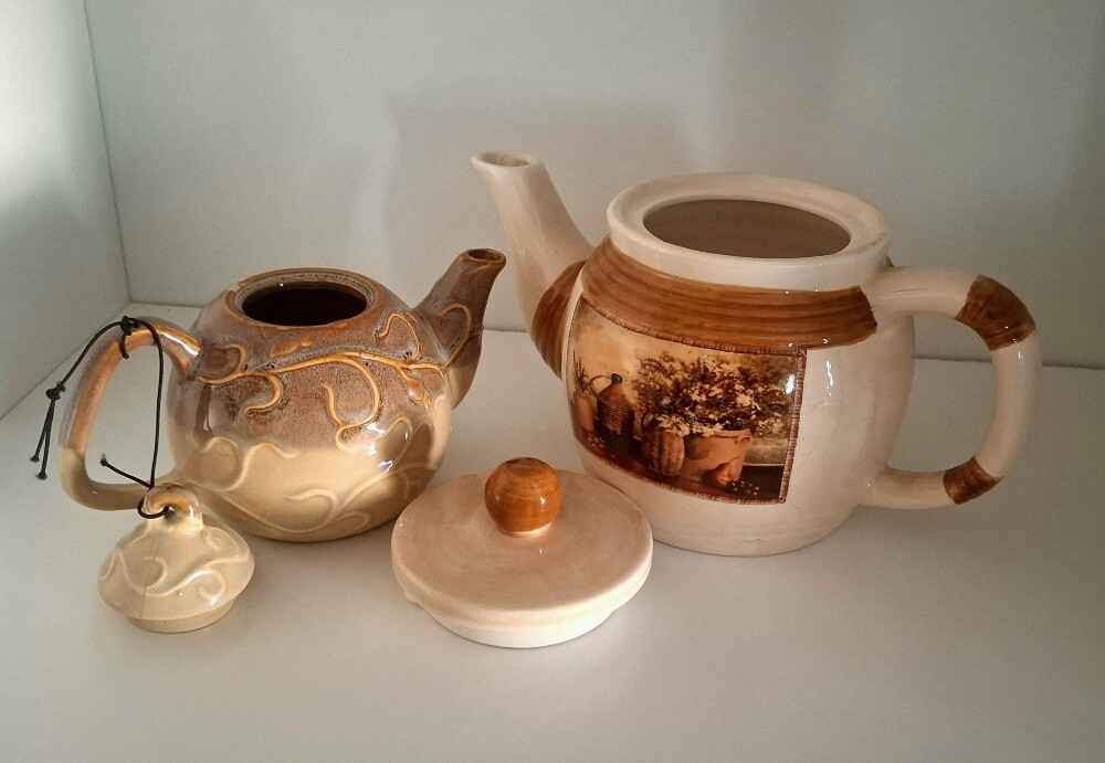 Ceramic antique teapots - 2pcs 60qr - 2