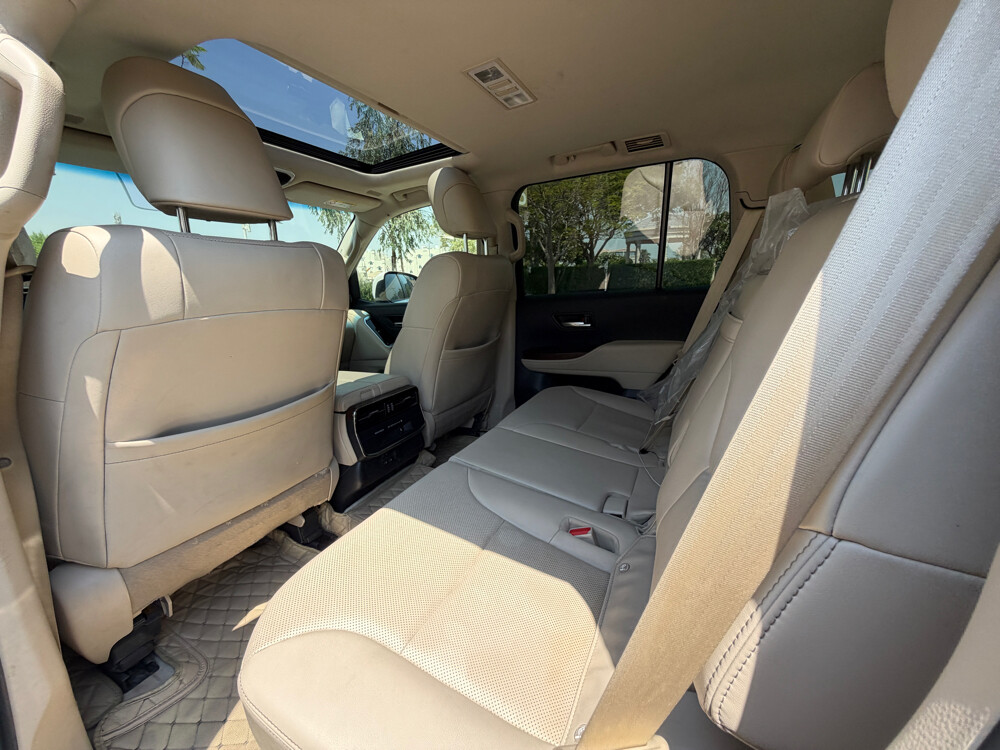 Toyota Land Cruiser GXR - 11