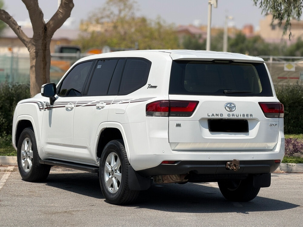 Toyota Land Cruiser GXR - 2