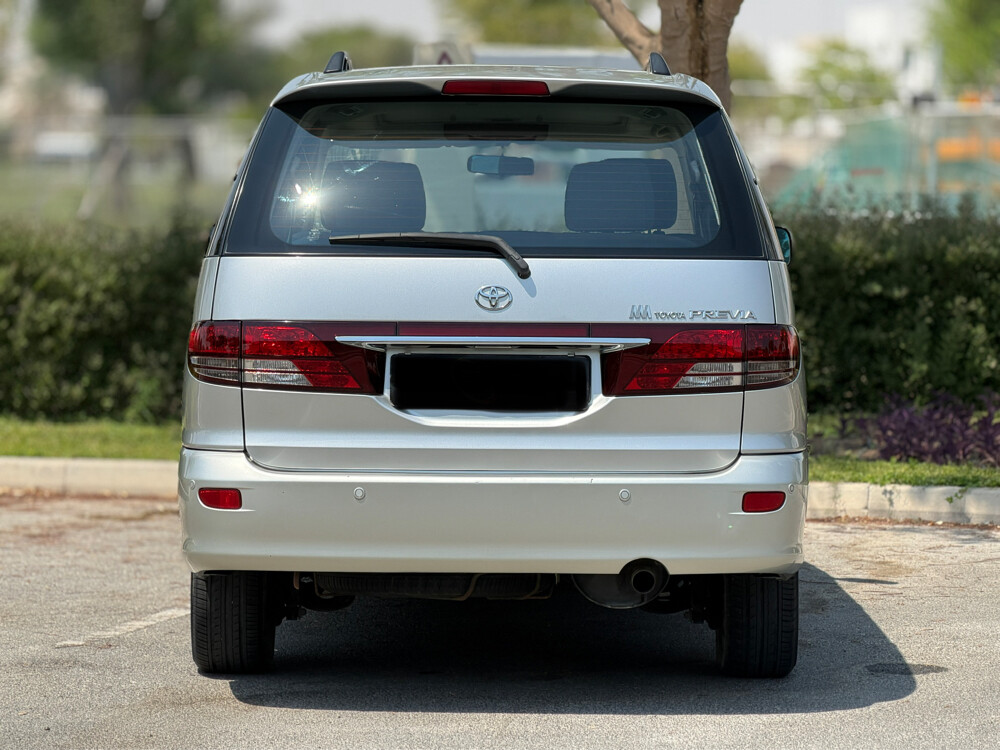 Toyota Privia - 4