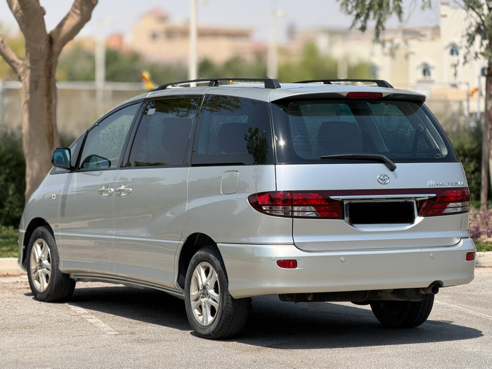 Toyota Privia - 5