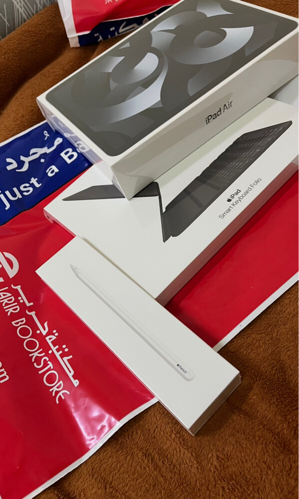 ايباد اير مع كيبورد وقلم ابل - 3
