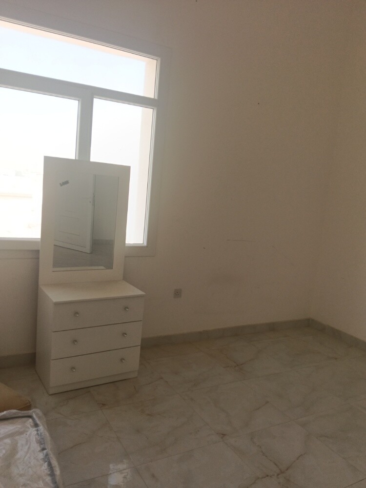 دولاب 4 كبتات 4 واسره 4 وكمدينو 8 - 11