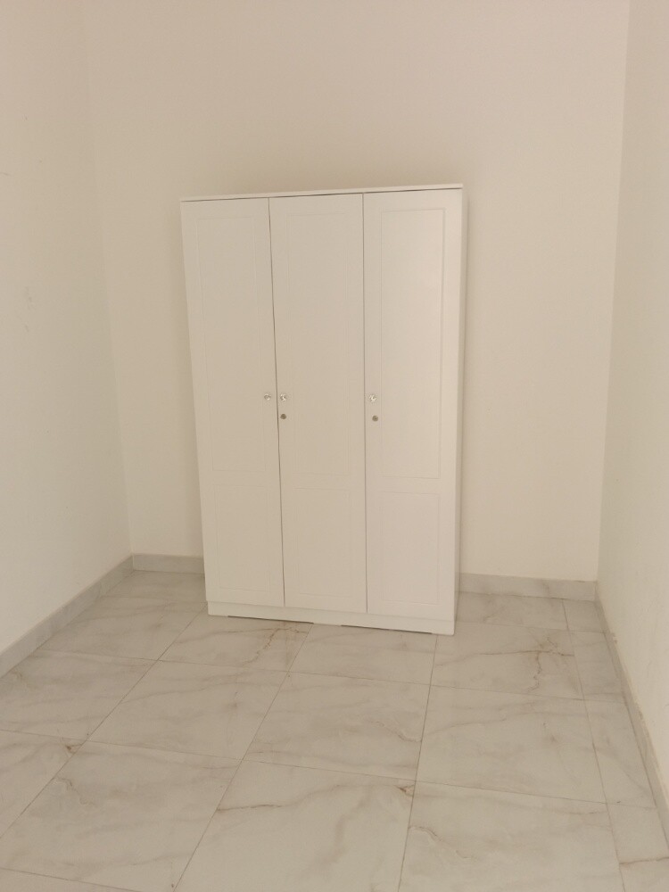 دولاب 4 كبتات 4 واسره 4 وكمدينو 8 - 5