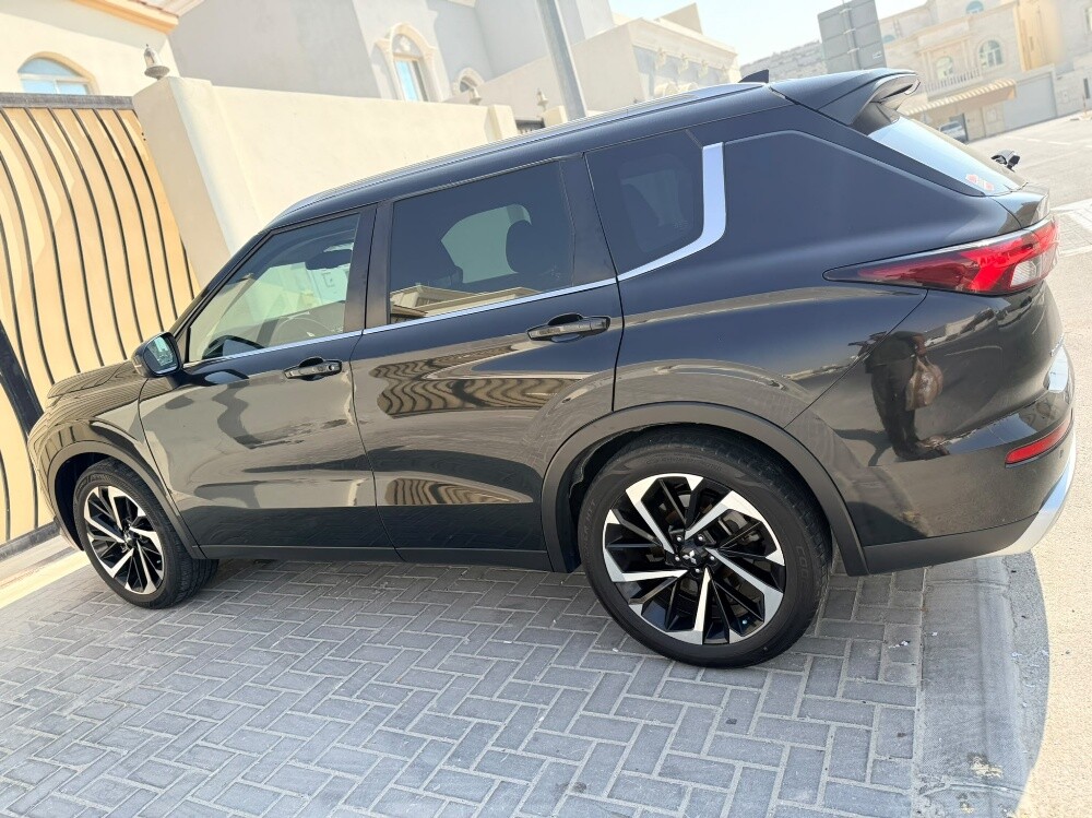 MITSUBISHI OUTLANDER 2024 - 3