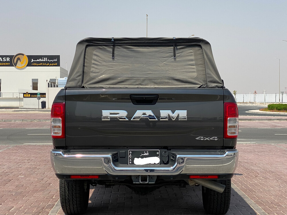‏Dodge Ram 2500  - 4