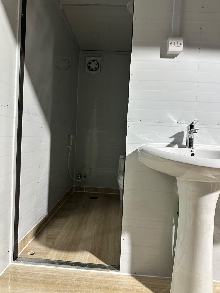 cabin caravan room ketechin toilet - 1