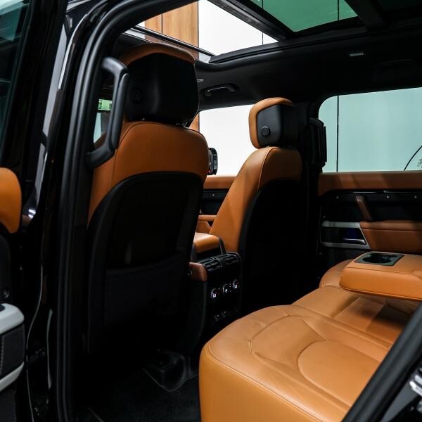 LAND ROVER DEFENDER 110 HSE 2024 - 14