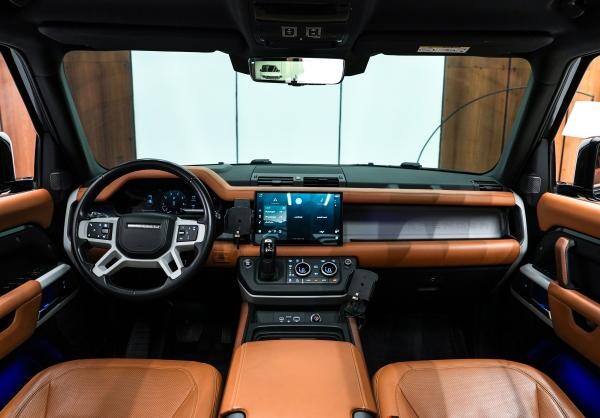 LAND ROVER DEFENDER 110 HSE 2024 - 9