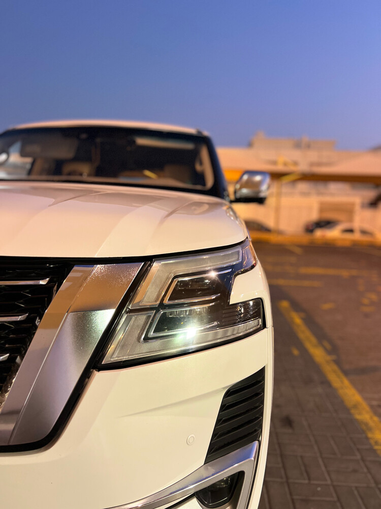 Nissan patrol 2010 - 1