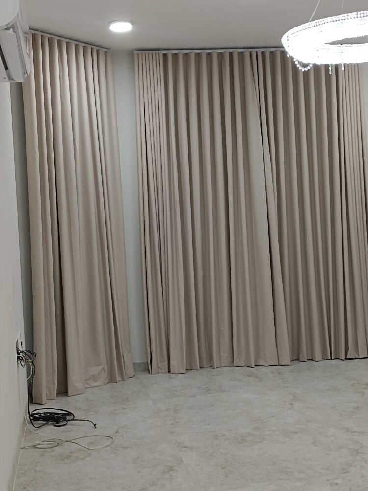 ستائر وأريكة - 6