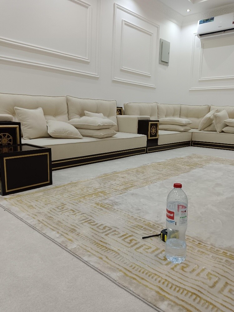 ستائر وأريكة - 9