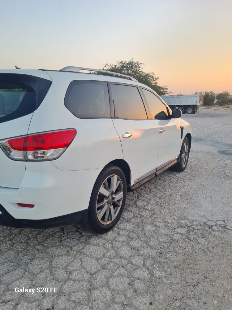 Nissan Pethfinder full option - 10