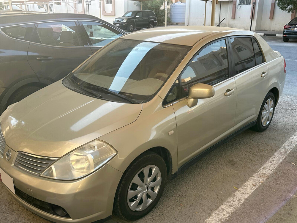 Nissan Tiida 2007 - 2