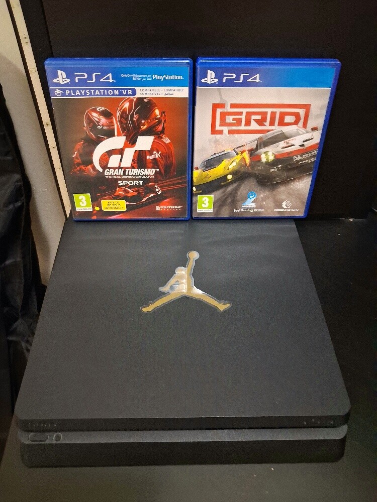 Playstation 4 - 2
