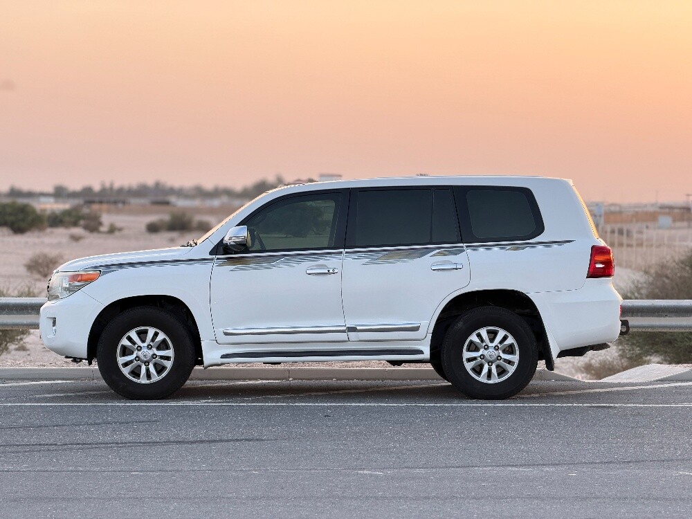 Toyota land cruiser gxr - 11
